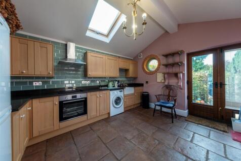 11 Brook Road-001.jpg