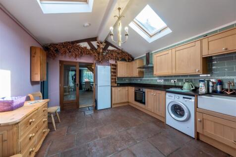 11 Brook Road-002.jpg