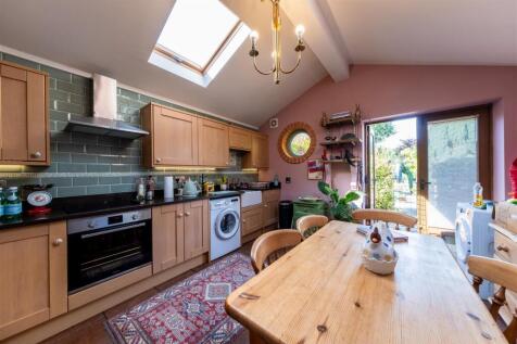 11 Brook Road-002.jpg