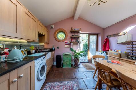 11 Brook Road-002.jpg