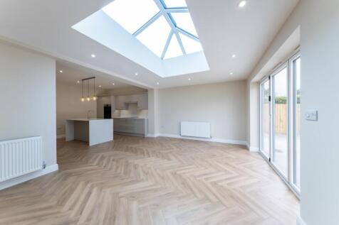 8 Oakfield Avenue-002.jpg