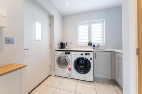 5 Grange Close-013.jpg
