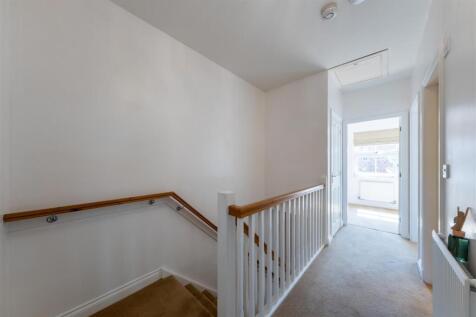 9 Oswalds Way-026.jpg