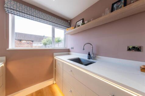 10 Abbotts Road-006.jpg