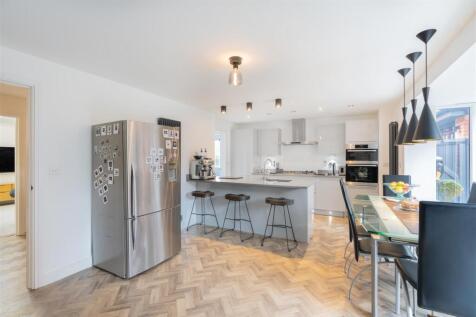 19 Tiresford Close-2.jpg