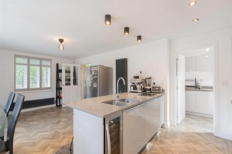19 Tiresford Close-6.jpg