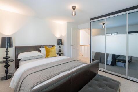 19 Tiresford Close-23.jpg