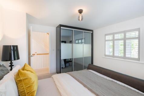 19 Tiresford Close-24.jpg