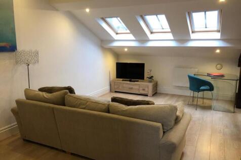 Apartment 6, 74 New Briggate - 5.JPG