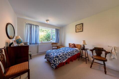 3 Badgers Close-025.jpg