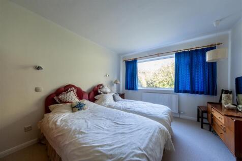 3 Badgers Close-028.jpg