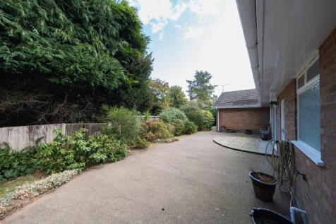 3 Badgers Close-035.jpg
