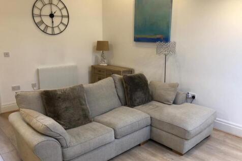 Apartment 6, 74 New Briggate - 12.JPG