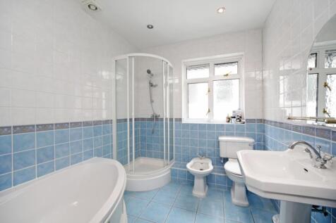 9 Dukes Avenue 12...