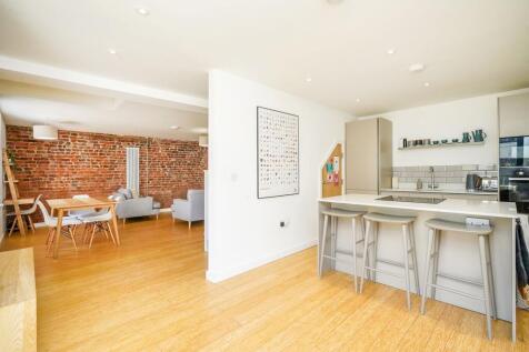 Open Aspect Kitchen/ Lounge