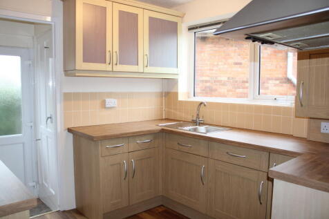 6 - Kitchen.JPG