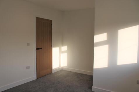 10 - Master Bedroom