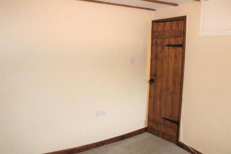 Second bedroom.