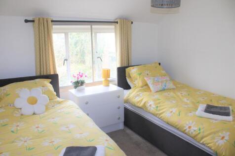 2 Second bedroom