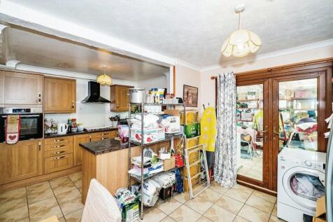 Kitchen/Dining Area