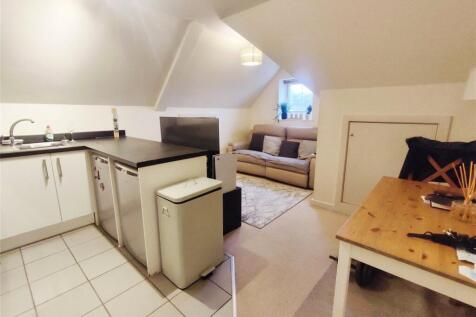 Kitchen/Lounge Area
