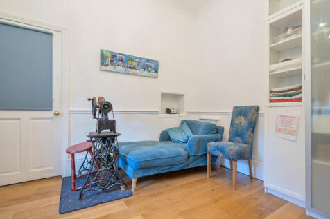 Reception/Bedroom