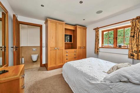 Tickham Cottage ME90HS (7).jpg