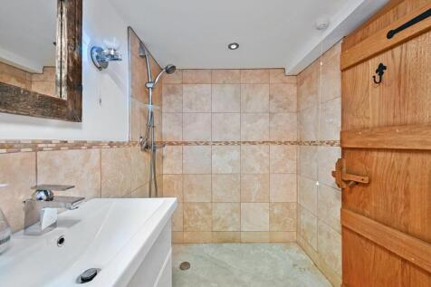 Tickham Cottage ME90HS (23).jpg