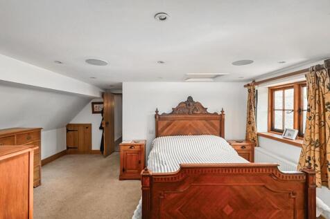 Tickham Cottage ME90HS (25).jpg