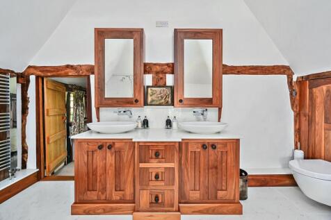 Tickham Cottage ME90HS (30).jpg