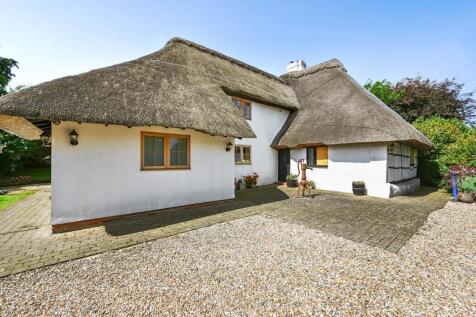 Tickham Cottage ME90HS (73).jpg
