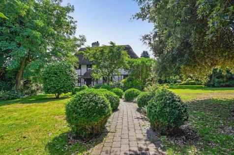Tickham Cottage ME90HS (66).jpg