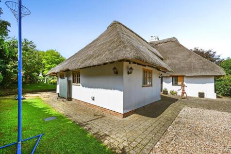 Tickham Cottage ME90HS (75).jpg