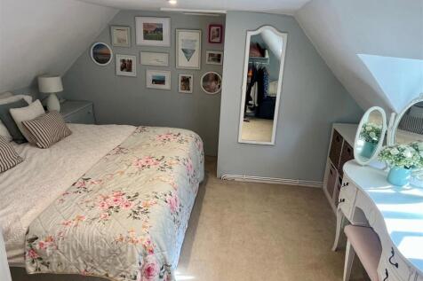 Wentworth bedroom 2.jpg