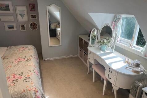 Wentworth bedroom 4.jpg