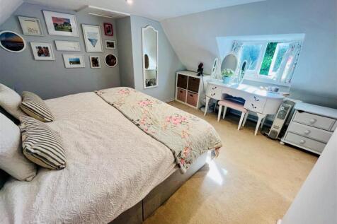 Wentworth bedroom 3.jpg