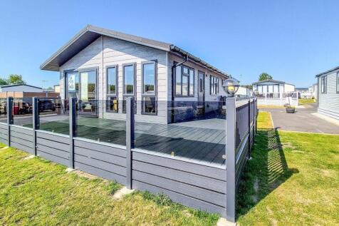 Luxury lodge at Rye Harbour