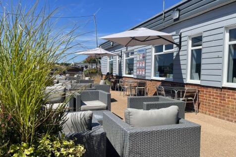 2022 Sussex Winchelsea Sands Outdoor Dining