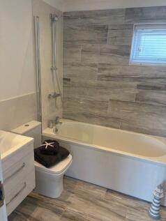 G37 Bathroom.jpg