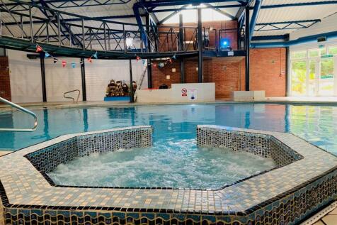 Swimming Pool 1.jpg