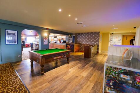 2023 Seaview Kent Restaurant Pool Table Bar
