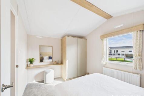 Cam02173g0 Pr0275 Still060