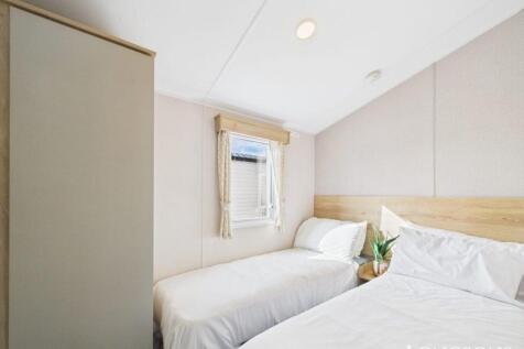 Cam02173g0 Pr0275 Still061