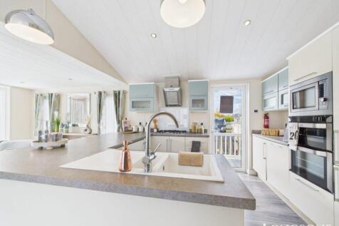 Cam02173g0 Pr0276 Still054