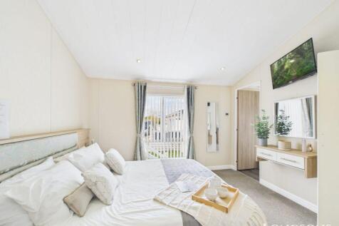 Cam02173g0 Pr0276 Still059