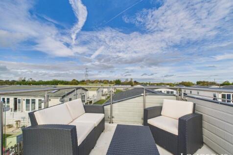 Cam02173g0 Pr0276 Still069