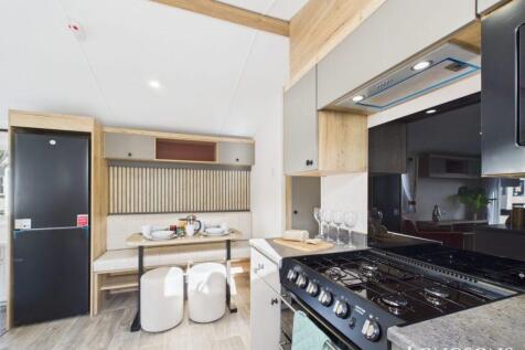 Cam02173g0 Pr0276 Still004