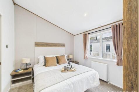 Cam02173g0 Pr0276 Still092