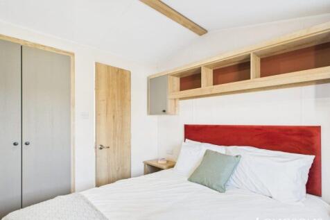 Cam02173g0 Pr0274 Still010