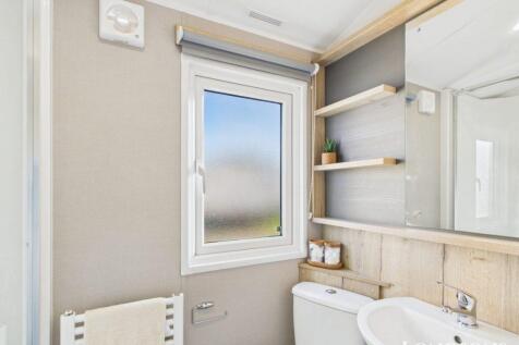 Cam02173g0 Pr0274 Still012